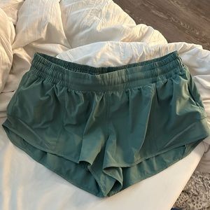 lululemon sage green hotty hots